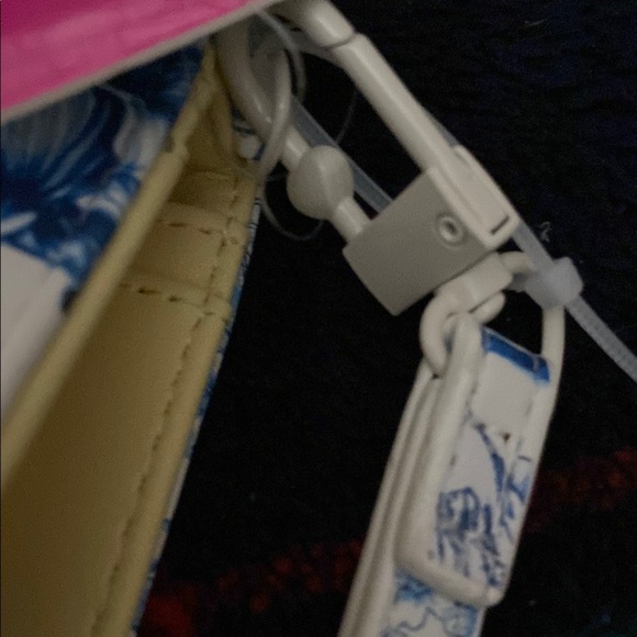 Betsey Johnson Blue Floral Women's wallet/wristlet - Picture 5 of 5